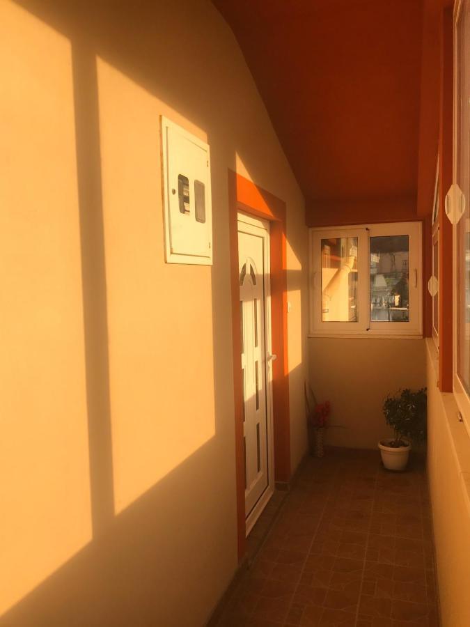 Jovana -- Porodicni Apartmani Igalo Herceg Novi Exterior foto