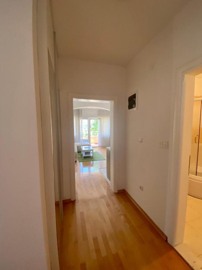 Jovana -- Porodicni Apartmani Igalo Herceg Novi Exterior foto