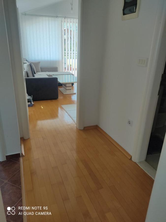 Jovana -- Porodicni Apartmani Igalo Herceg Novi Exterior foto